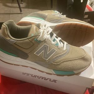Size 12 new balance sneaker